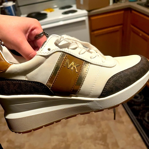 Size 6.50 Micheal kors sneakers - Picture 1 of 6